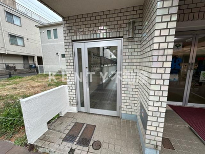 【エントランス】 | 雪ヶ谷シルバーコーポ | 毎日通るエントランスはこのようになっています