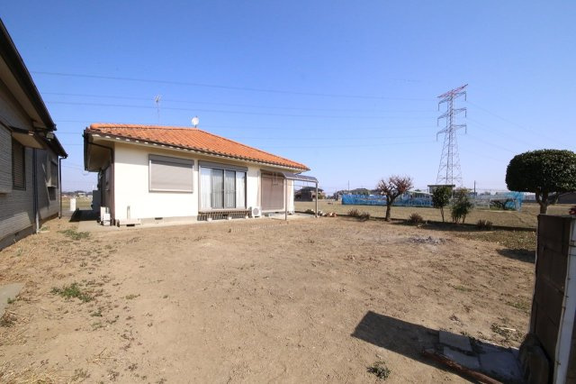 樋ノ口中古戸建の庭|広いお庭でガーデニング、バーベキューが楽しめます