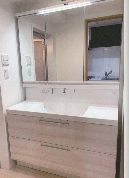 板橋マンションの独立洗面台