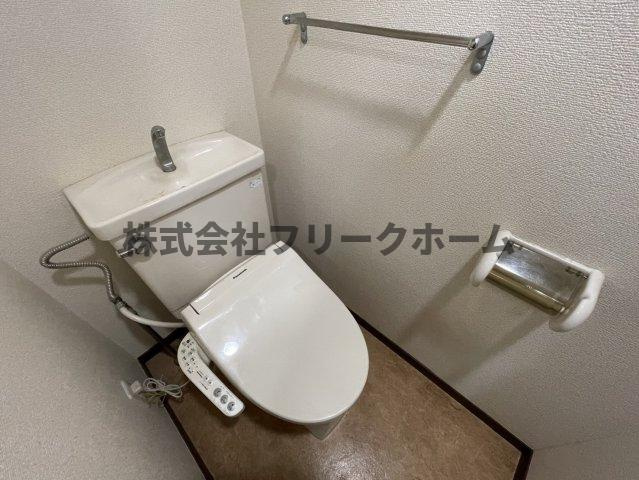 小金井市中町１丁目の賃貸マンションのトイレ