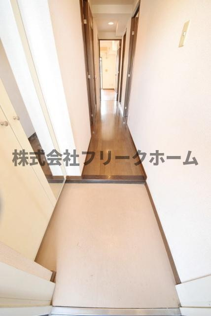 小金井市中町１丁目の賃貸マンションの玄関