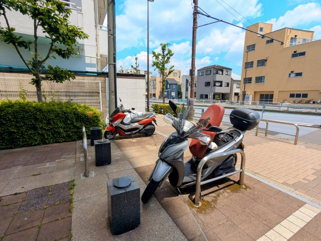 プリマドムス立花のその他共用部分|～バイク置き場 写真～
