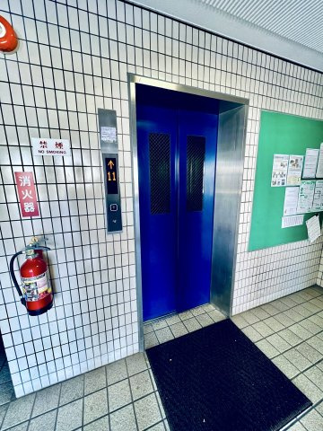 プリマドムス立花のその他共用部分|エレベーターは1基
