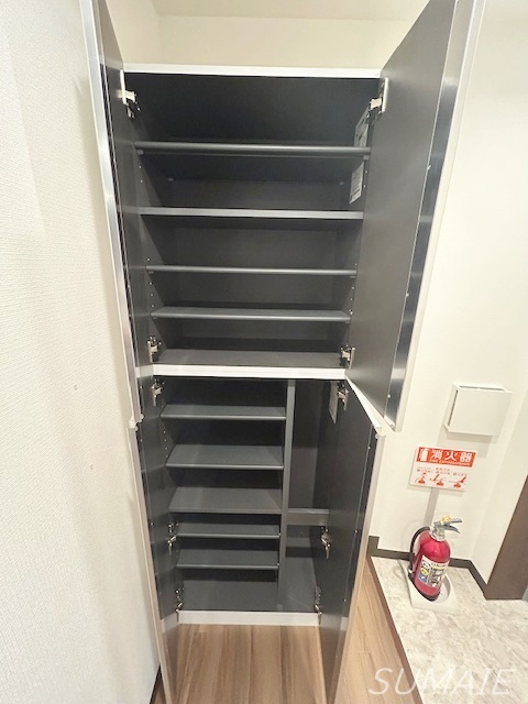 ラシクラス小岩駅前の玄関|シューズボックスです☆