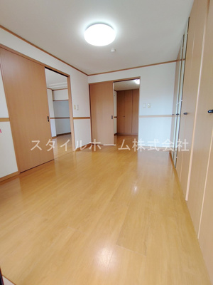 【居間・リビング】 | ロイヤルヒルズ上野 | イメージ写真です。
