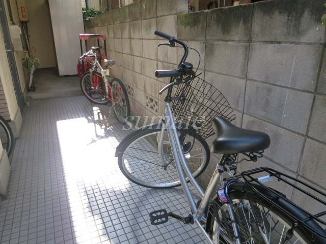 ロイヤルハイム上野のその他|自転車は、こちらに置かれています☆