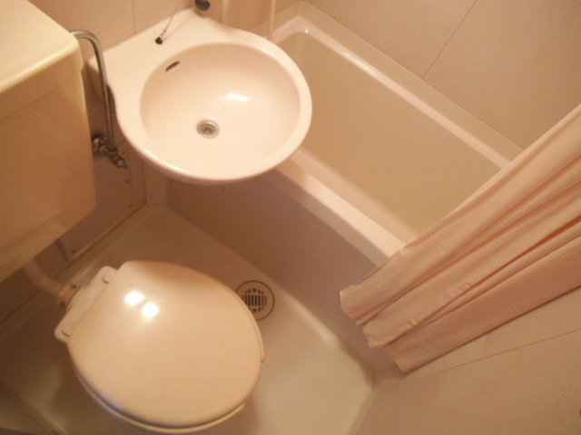 ロイヤルハイム上野の浴室|お手入れ簡単な３点ユニット！