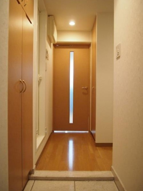 ルーブル中野坂上弐番館の玄関