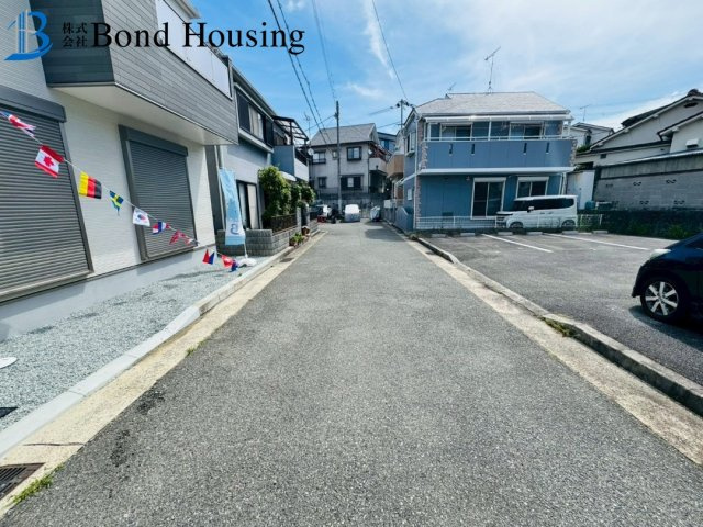 ４LDK・南西角地・LDK広々１９帖・山手　限定１棟の前面道路含む現地写真