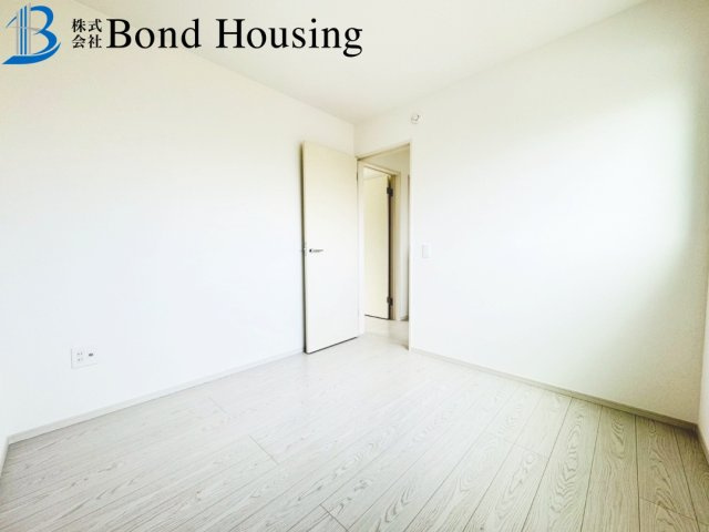 ４LDK・南西角地・LDK広々１９帖・山手　限定１棟の洋室