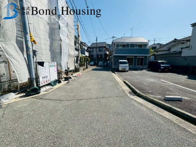 ４LDK・南西角地・LDK広々１９帖・山手　限定１棟の前面道路含む現地写真