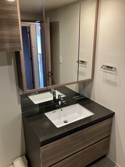 【独立洗面台】