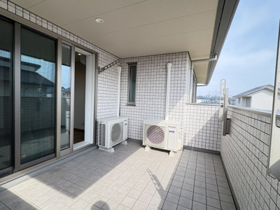 【バルコニー】 | 涼風町貸家 | 2Fは広々バルコニー