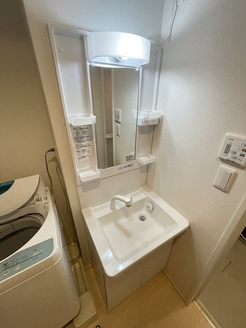 クレイノクリエイト仁川の洗面所