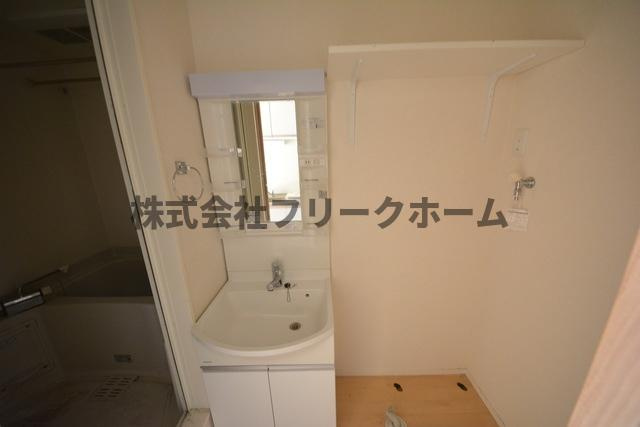 三鷹市下連雀３丁目の賃貸マンションの洗面所