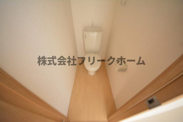 三鷹市下連雀３丁目の賃貸マンションのトイレ