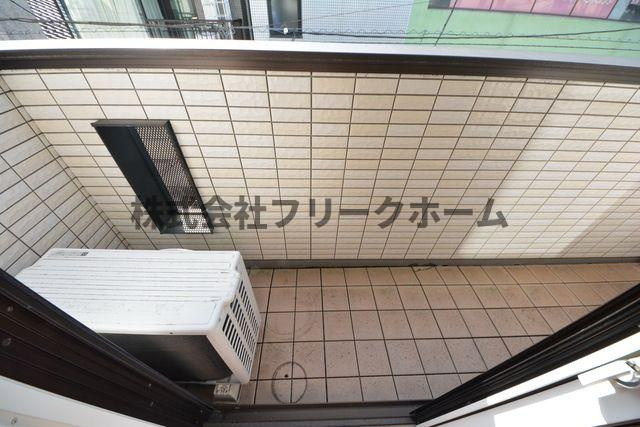 三鷹市下連雀３丁目の賃貸マンションのバルコニー