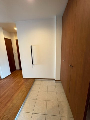 グリシーヌ横浜の玄関