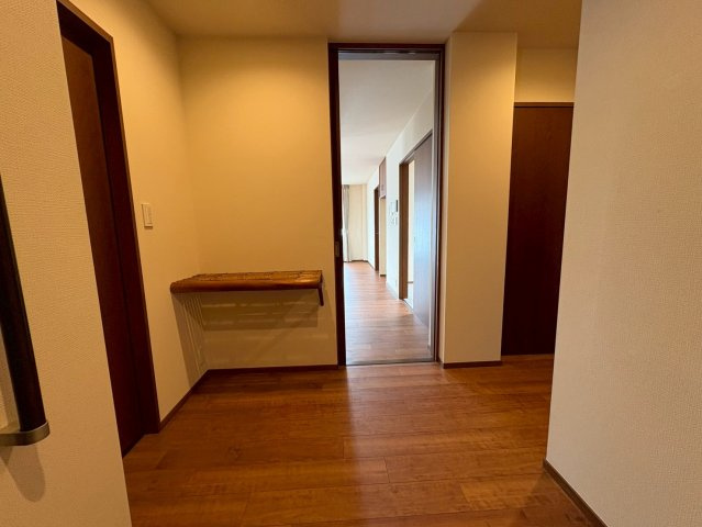 グリシーヌ横浜の玄関