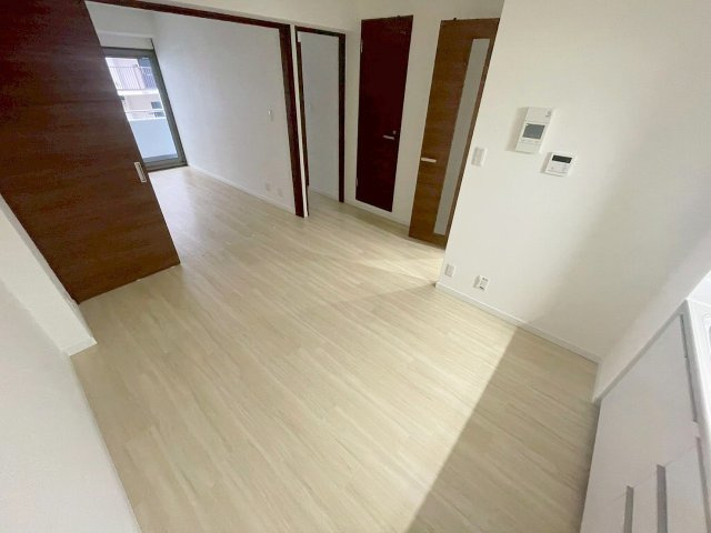 ロイヤルハイツの居間・リビング