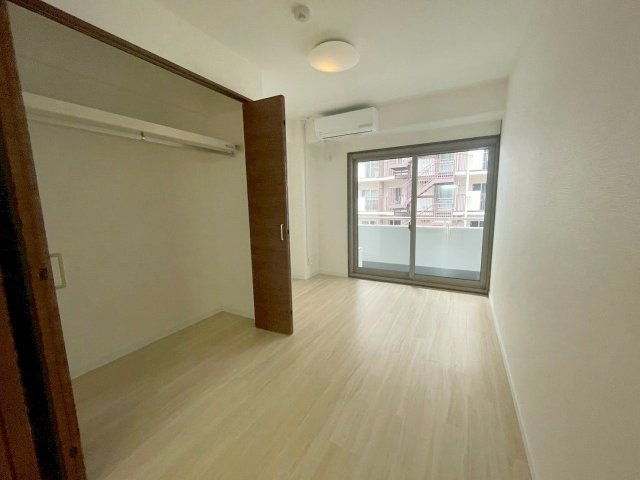 ロイヤルハイツの寝室