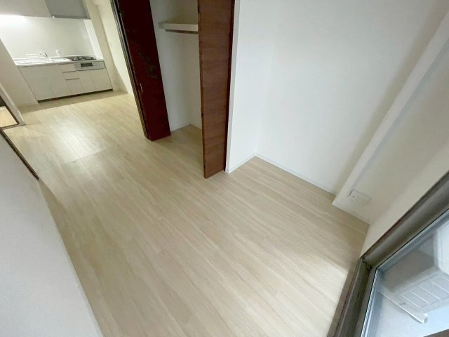 ロイヤルハイツの洋室