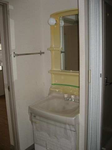 谷上ハイツの独立洗面台