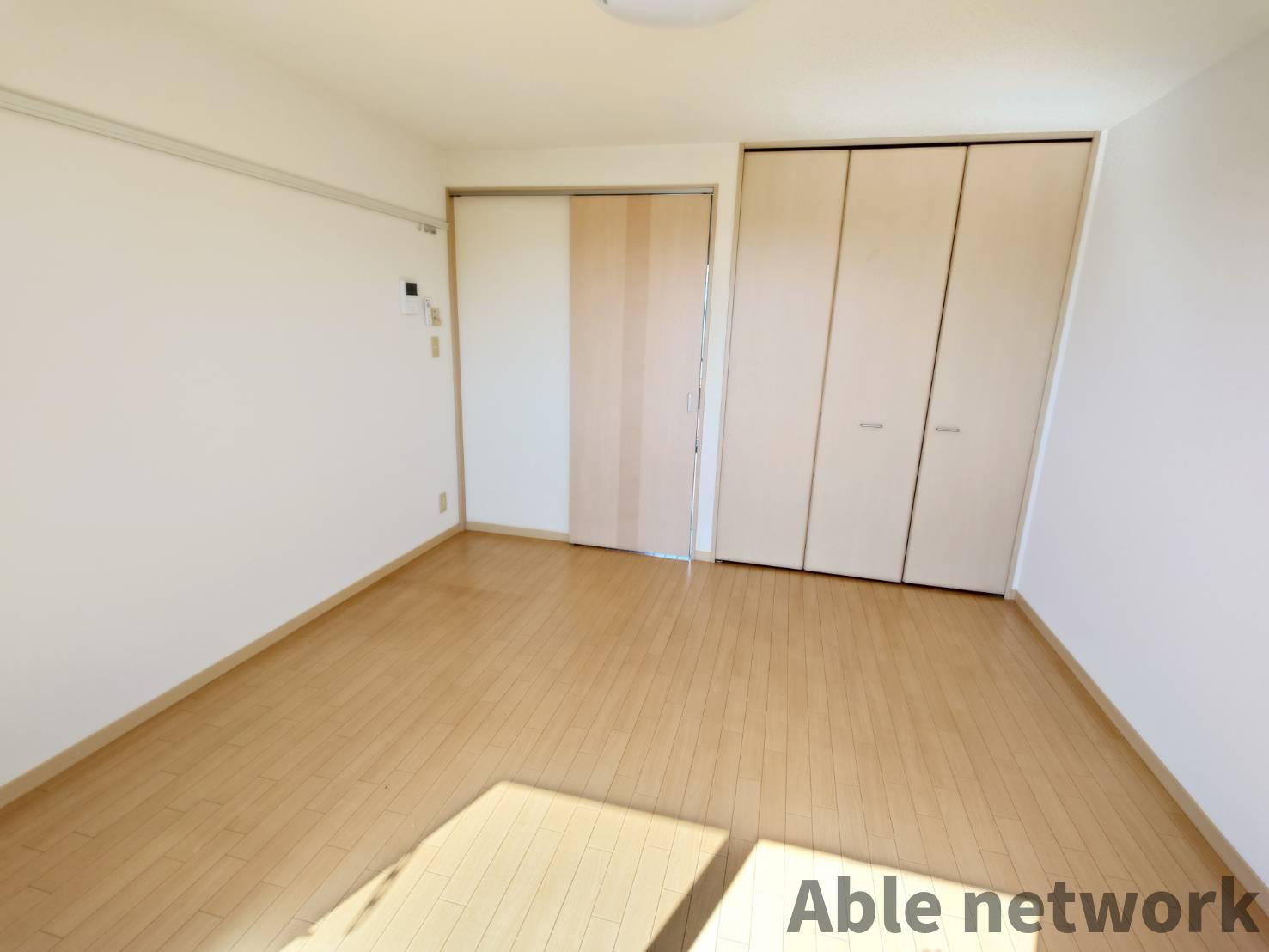 シャーメゾン賀の居間・リビング|洋室（８帖）