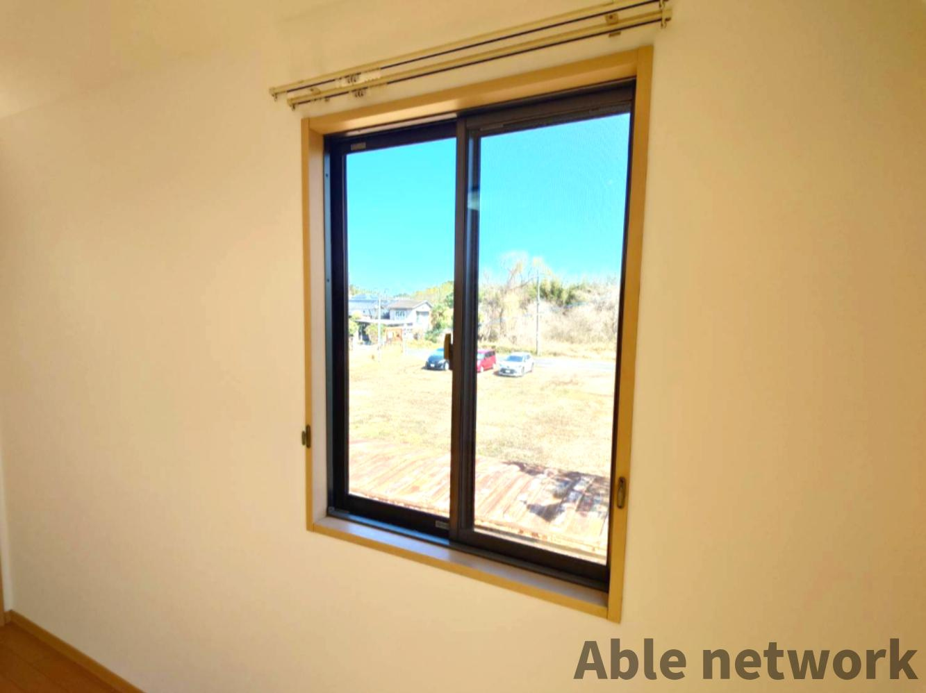 シャーメゾン賀の洋室|出窓付き