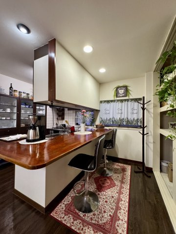 中央区白羽町のダイニング|バーカウンターのような素敵な空間！ホームパーティー気分です♪出来立てのお料理やお酒がでてきたら最高ですね！
