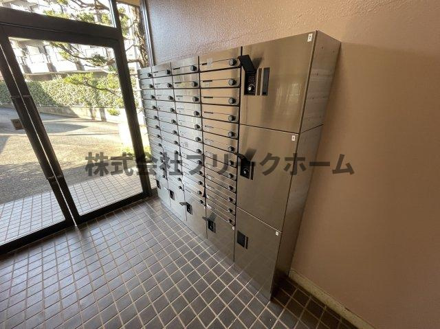 三鷹市井の頭１丁目の賃貸マンションのロビー