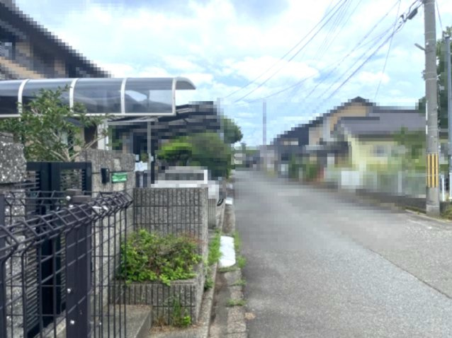 高島市今津町下弘部中古戸建の前面道路含む現地写真