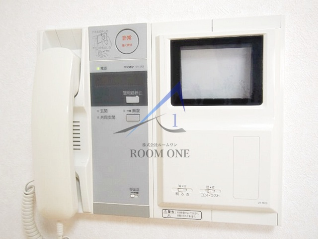 ルーブル中野坂上弐番館のセキュリティ|モニター付きインターホンです。