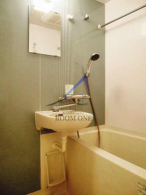 ルーブル中野坂上弐番館の浴室|お風呂です。