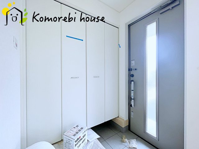 上尾市領家　第2　新築一戸建て　クレイドルガーデン　09の玄関|落ち着いた玄関です