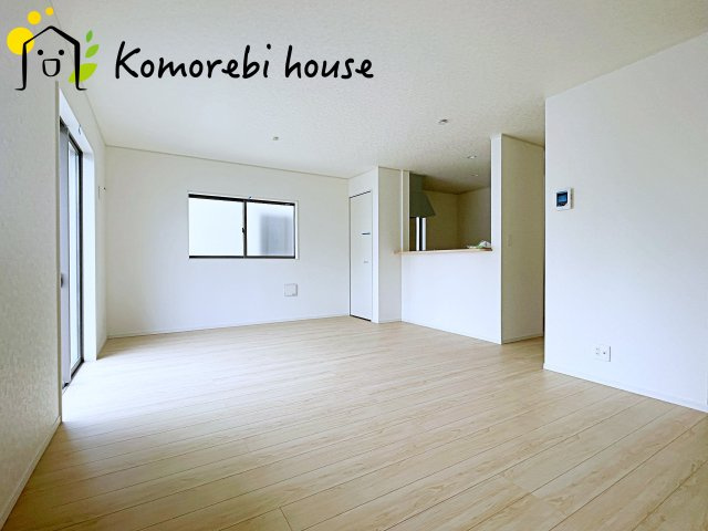 上尾市領家　第2　新築一戸建て　クレイドルガーデン　09の居間・リビング|こちらのリビングで趣味の時間をお楽しみください