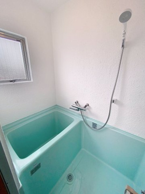 【浴室】 | サンハイツ久地 | ※同物件、別のお部屋の写真です。