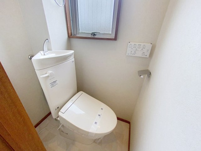 【トイレ】 | サンハイツ久地 | ※同物件、別のお部屋の写真です。