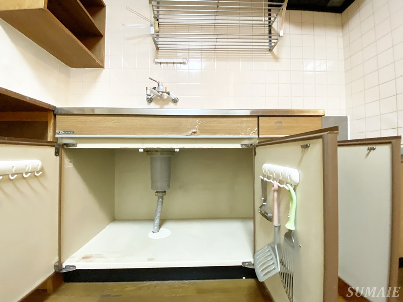 東尾久5丁目戸建て10の収納|キッチン下収納です☆