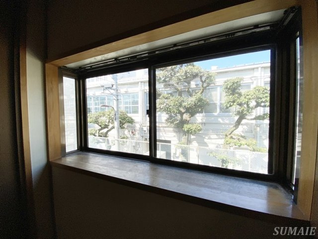 東尾久5丁目戸建て10の内装|出窓です☆