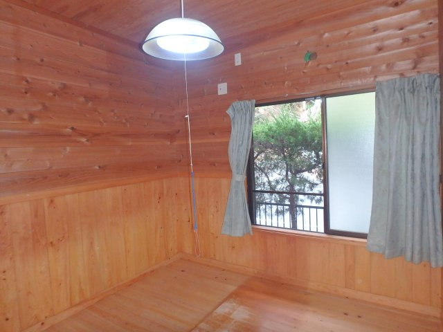 K0187R　河津町沢田倉庫付貸家の洋室