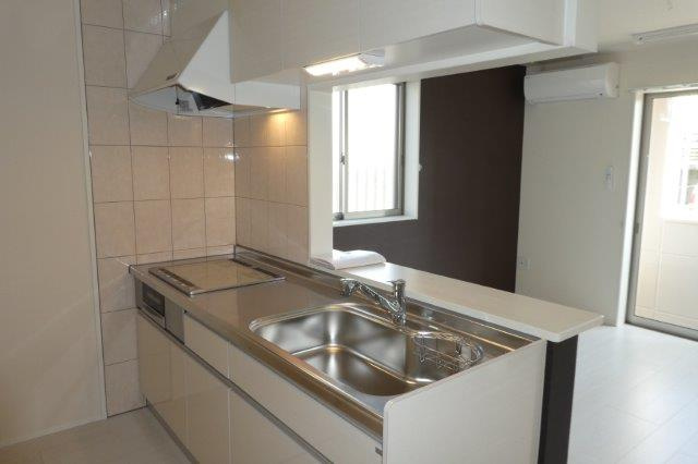 ディアコートのキッチン|３口IHコンロ付システムキッチン