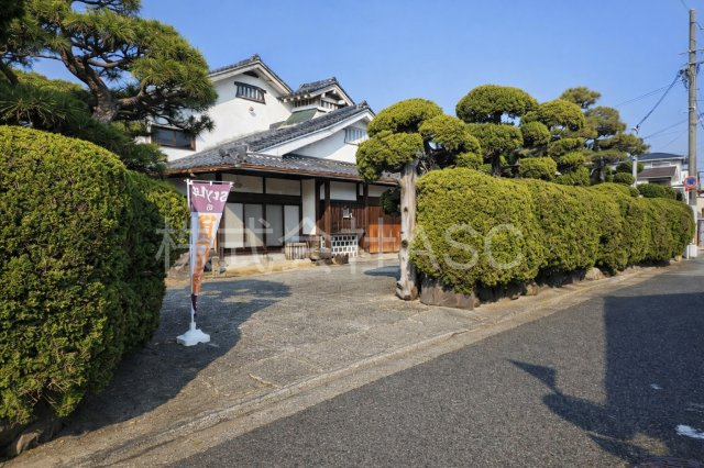 丸三楼店舗の外観