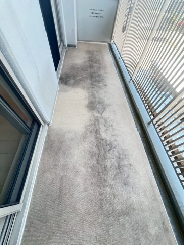 甲子園三番町ハイツのバルコニー
