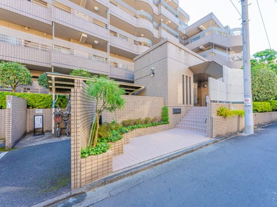 【エントランス】 | オーベル高田馬場 | 清潔なエントランスです