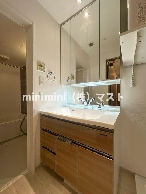 LEGALAND+ABENO SANMEICHOの洗面所