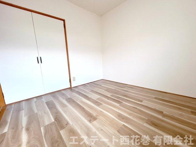 花巻市中北万丁目のアパートの洋室