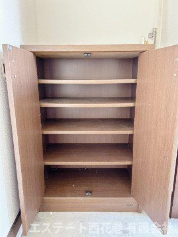 花巻市中北万丁目のアパートの収納|シューズBOX