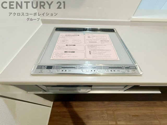 IHクッキングヒーターは高速で加熱し省エネで使いやすいく火を使わないため安全で、清掃も簡単です。調理制御がしやすく、食材を均等に加熱できます。