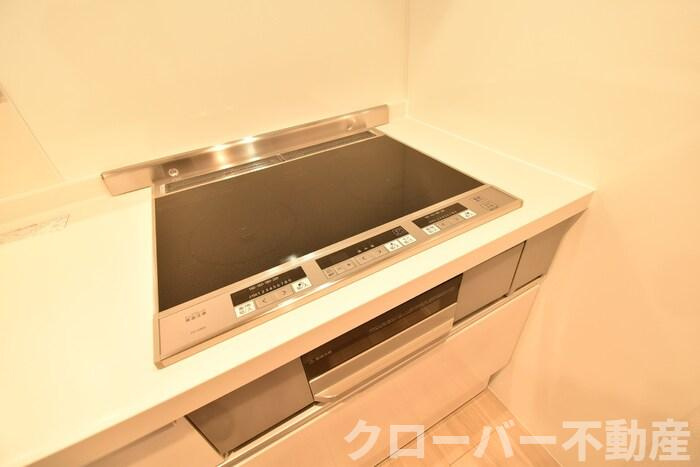 Belle sereno A棟のキッチン|システムキッチンＩＨコンロ